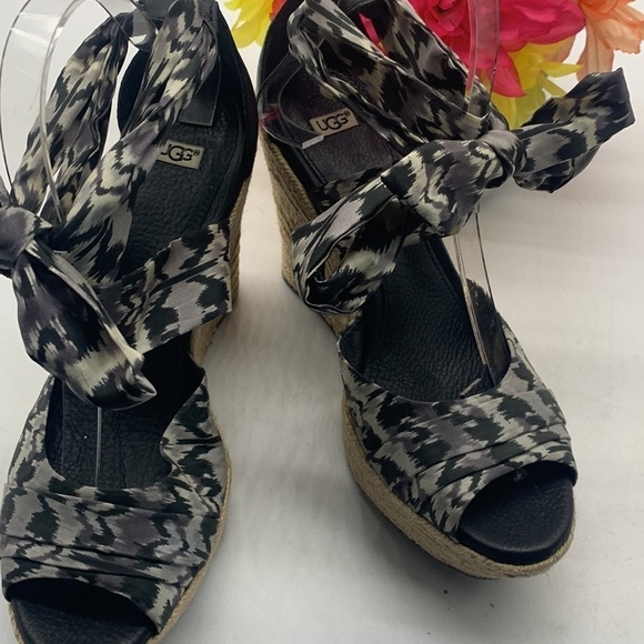 Ugg Lucianna Black white fabric rope wedge sandal size 8.5. MCW0648A - Picture 3 of 8